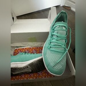 APL Tech Loom Breeze Running Shoe